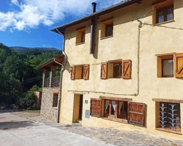 Bed and Breakfast Cal Calau Vega Planoles Esterno foto